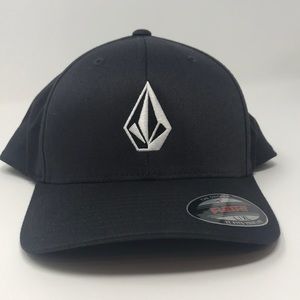 Volcom charcoal black fitted cap L/XL